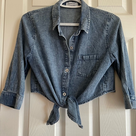 Like New! Jeans shirt with 3/4 length sleeves. - Picture 2 of 3